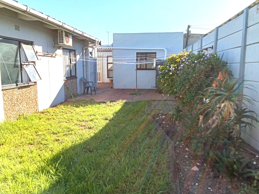 4 Bedroom Property for Sale in Bothasig Western Cape